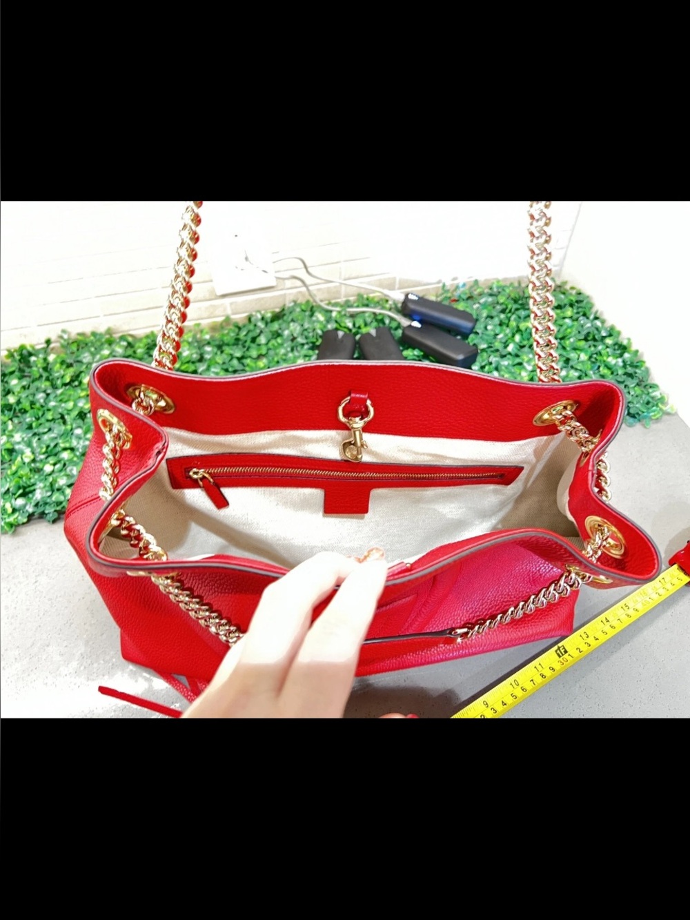 Gucci Red Pebbled Leather Shoulder Bag with Tassel and Chain Straps - Picture 6 of 10